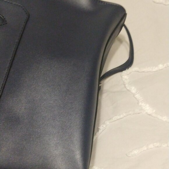 London Fog handbag in Navy Blue - Picture 14 of 16